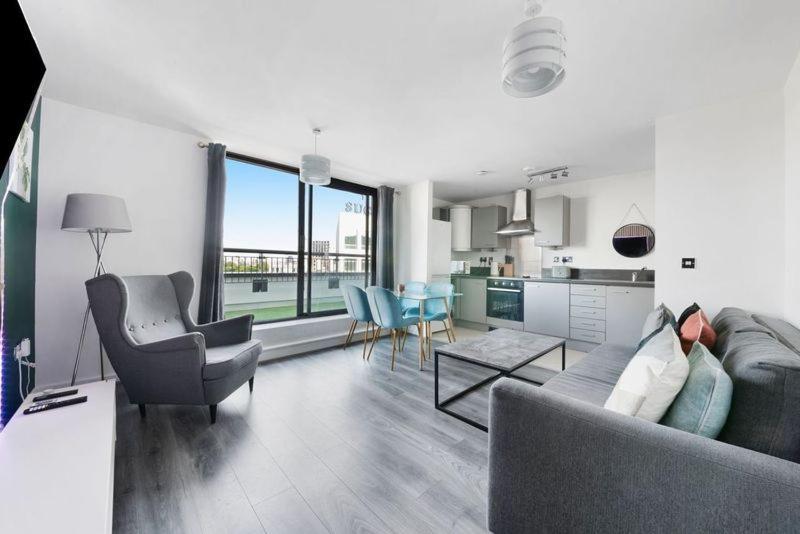 Penthouse W/ Hot Tub Near Stratford, Westfield Leilighet London Eksteriør bilde