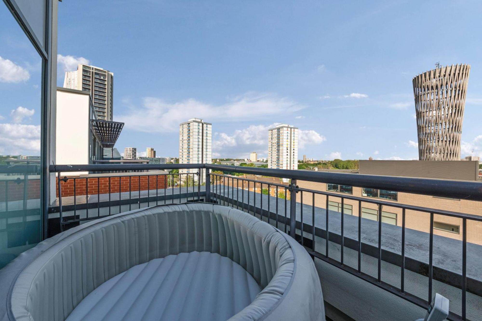 Penthouse W/ Hot Tub Near Stratford, Westfield Leilighet London Eksteriør bilde